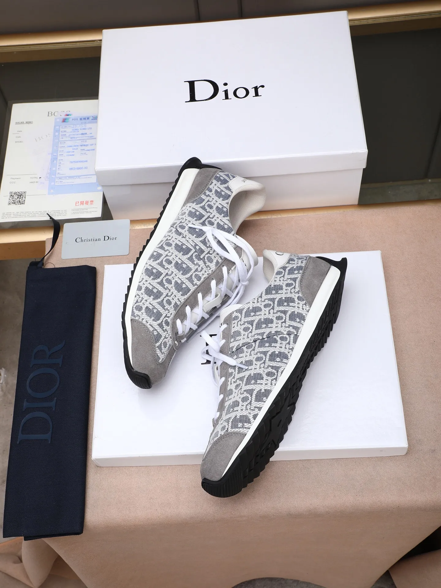 Men's shoes💰440 Dior【Dior】😘😘High-end series of casual men's shoes, simple and elegant👍👍👍The upper is made of first-layer genuine leather spliced ​​with Dior's special material [sun][sun]; imported first-layer sheepskin lining; special outsole, wear-resistant, lightweight, the overall design is harmonious and unified without lacking personality 👣🌟✨You deserve it! Multiple colors to choose from! 😍Size 38～44. (45 custom-made) The picture above is a big seller🔥🔥🔥